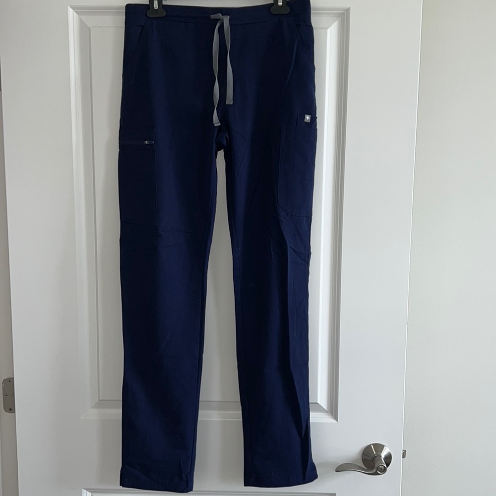 FIGS YOLA SIZE SMALL TALL